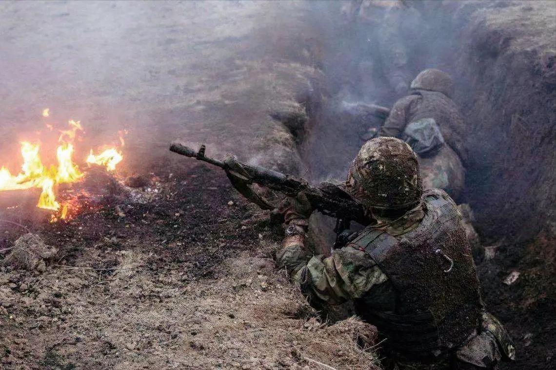 最新军事情报，友情与军事的日常温馨纪事