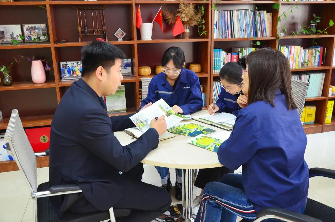 滨海招工奇遇，友情、陪伴与温馨的滨海日常