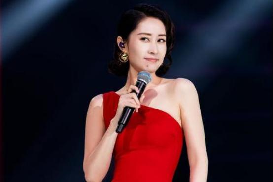 乘风破浪万茜，最新动态与闪耀瞬间