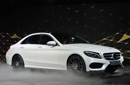 奔驰全新照明系统，照亮自然美景之旅的明灯之选