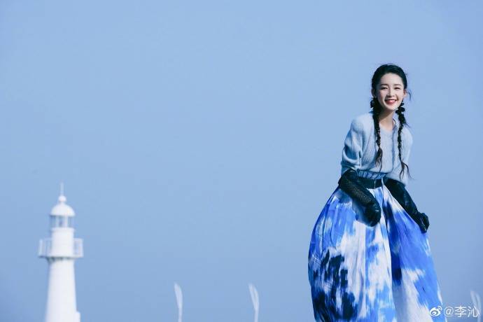 李沁最新动态，明星闪耀与未来展望