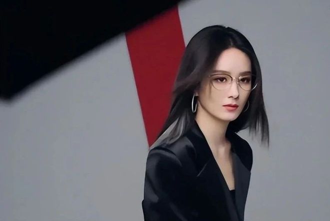 赵丽颖最新发型揭秘，巷弄美发天堂的魅力风采