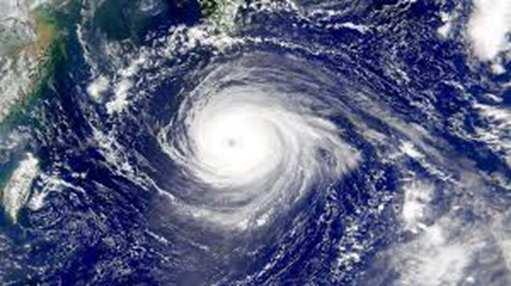 香港台风最新动态与小巷风情探索视频