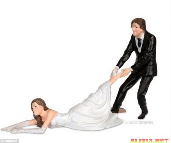 「创意满满!最新结婚恶搞新郎方法,欢乐无限时刻」