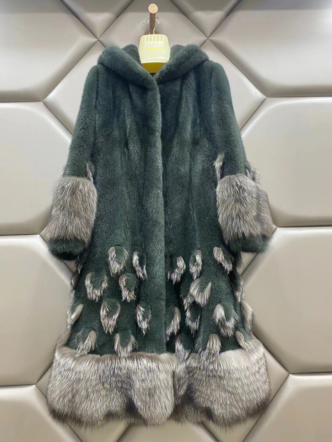 今年最新款水貂皮草,时尚与质感的完美融合风采展现