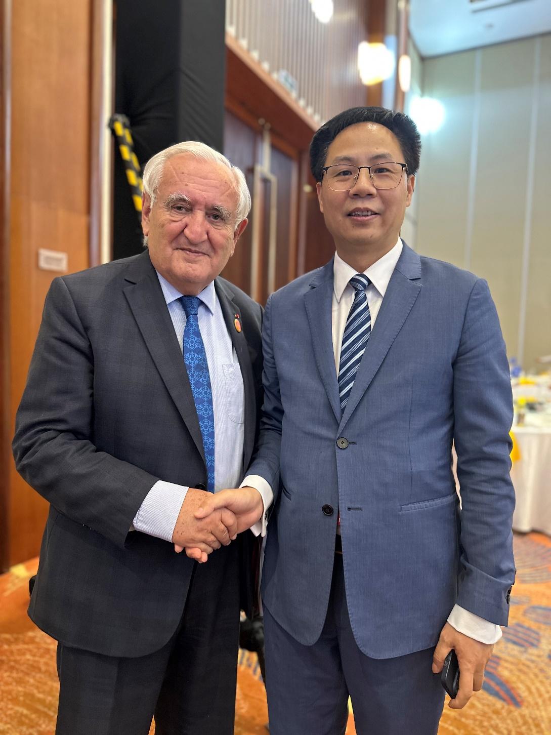 2024新澳门今晚西复国酒,深入挖掘解释说明_校园版56.148