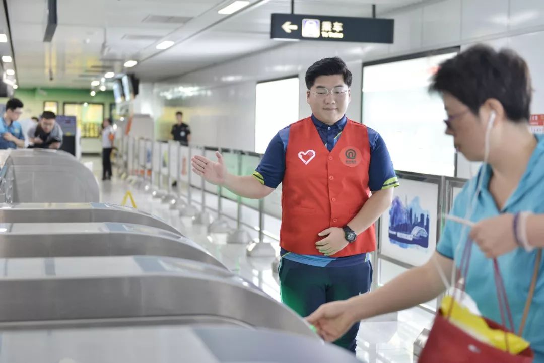 青岛地铁招工最新动态与小巷特色小店探秘