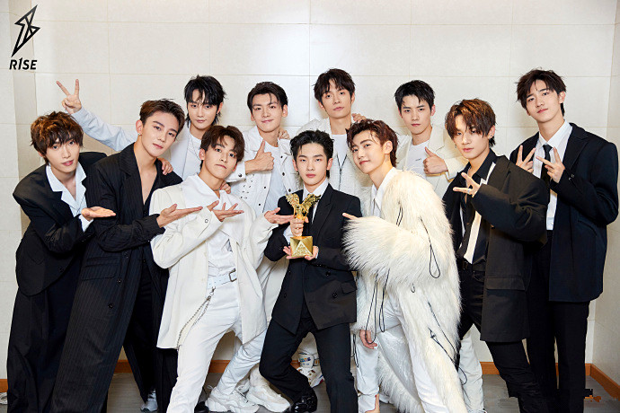 误入男团最新科技新品引领生活新潮流