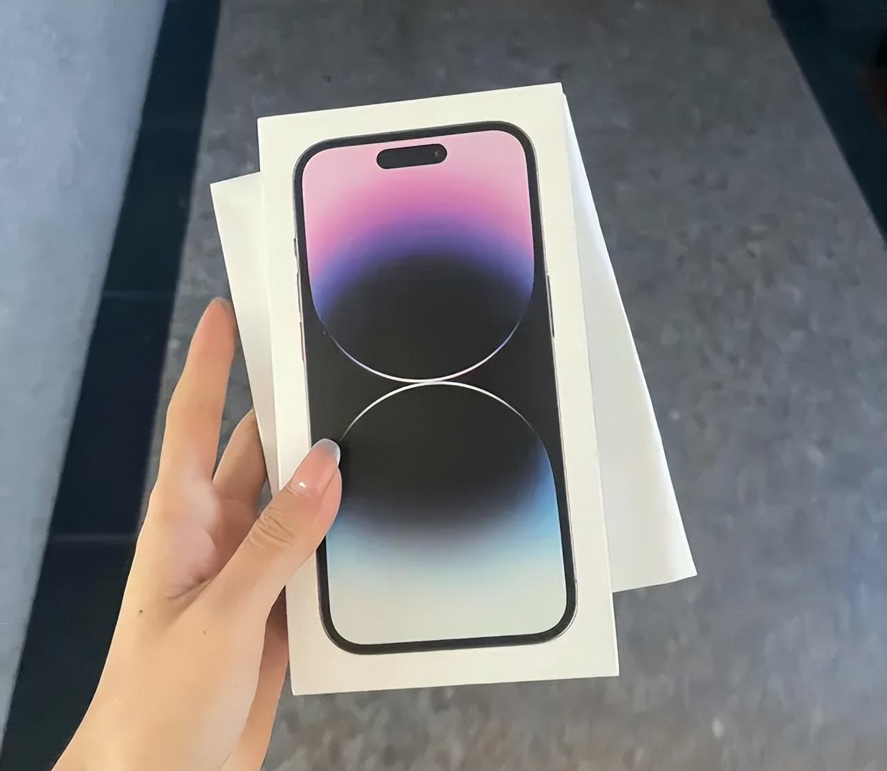 苹果最新款iPhone 14，手机魔力与人生蜕变之旅