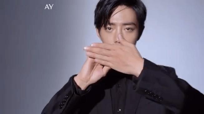 肖战最新广告大片展现自信与成就感,鼓舞人心!