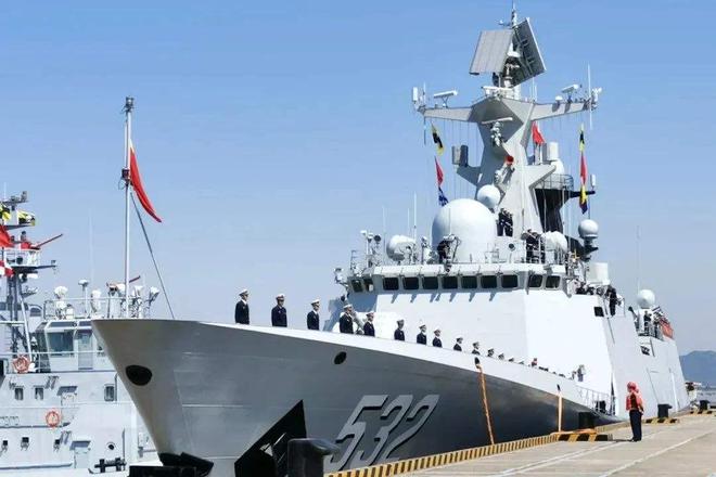 护航编队最新动态,护航安全行动持续,打击犯罪不松懈