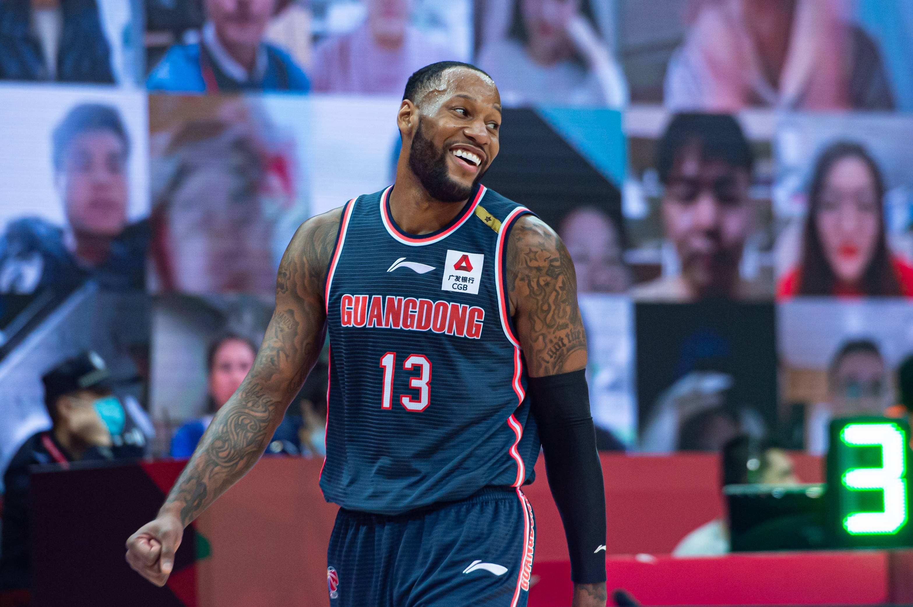 CBA威姆斯最新状况,篮球场上的温情日常与赛场风采展示