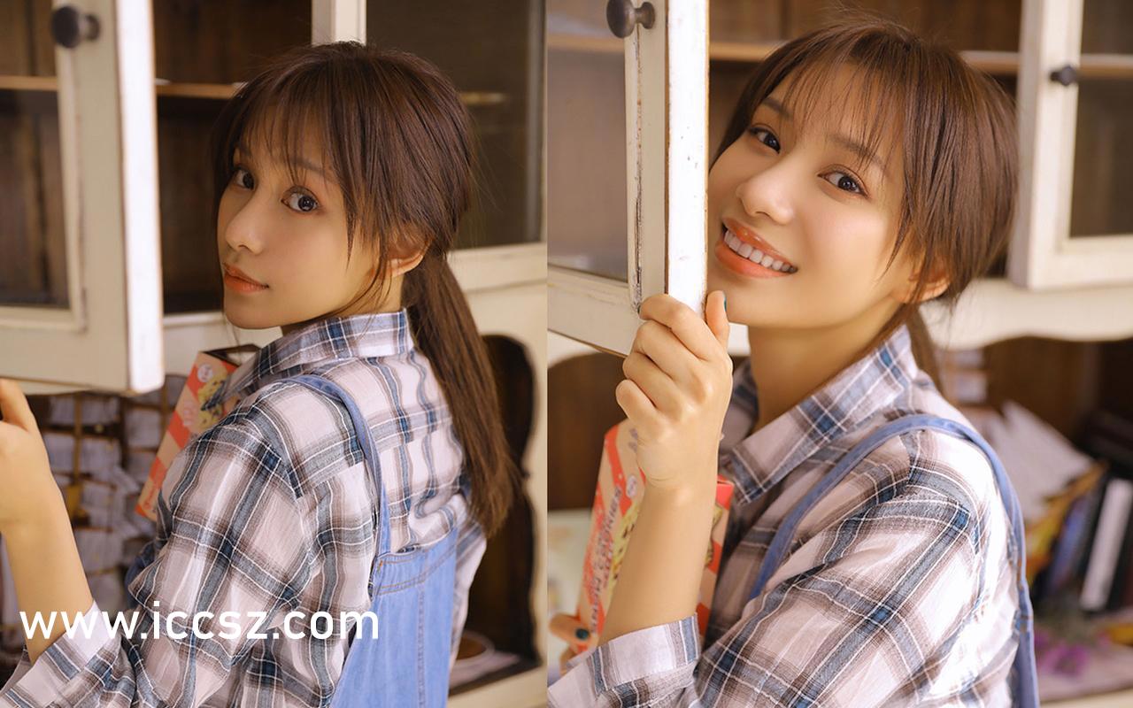 秋霞2024最新鲁丝，时尚与文化的完美融合风采展示