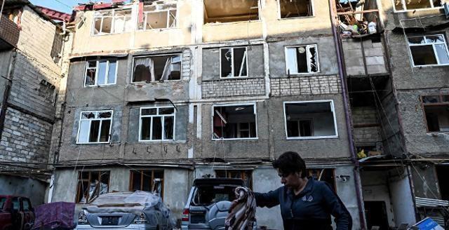 英雄联盟维护公告最新更新 2024年小巷中的游戏天堂与美食探险之旅