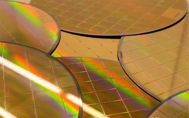 国产光刻胶的破茧之路，最新动态与奋斗历程