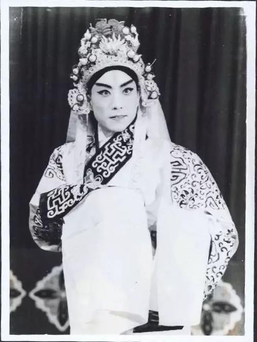 老年女明星，岁月赋予的魅力与独特风采