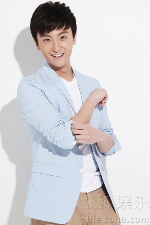 牛骏峰,演艺之路的璀璨之星闪耀之旅