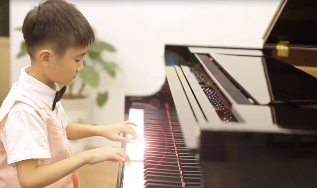 参加钢琴比赛的感悟之旅,与自然美景的交响对话