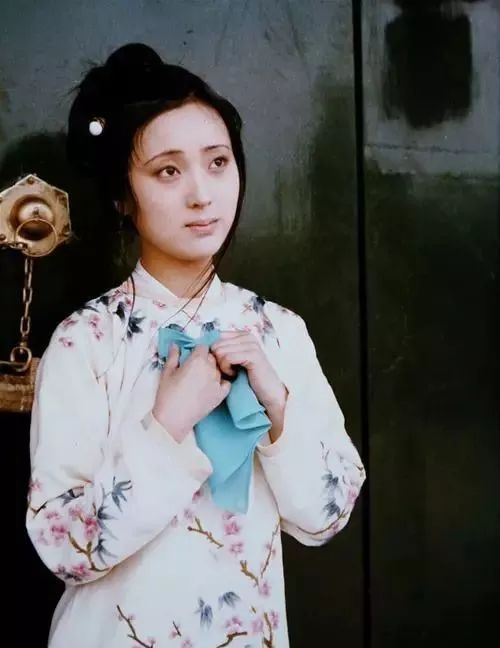 女演员任颐,星光璀璨,演技卓越闪耀荧屏