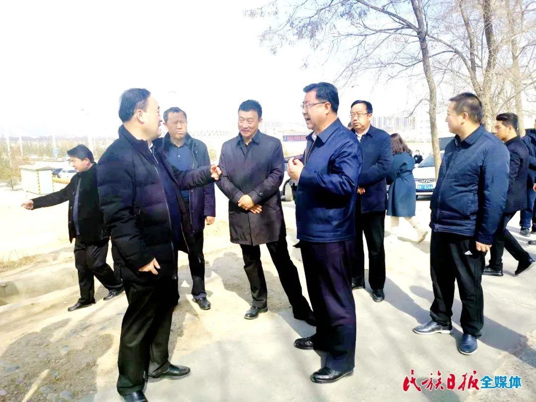 临夏机场最新消息,温馨日常故事揭秘发展细节