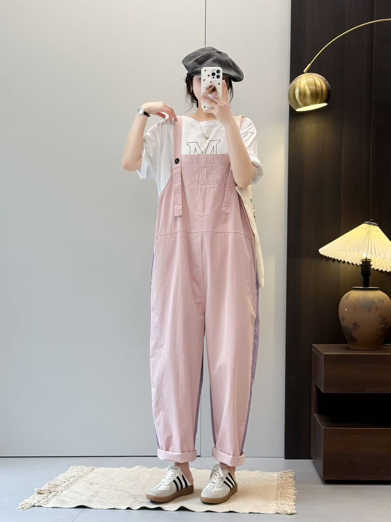 最新版背带裤,自然美景探险之旅的时尚必备之选