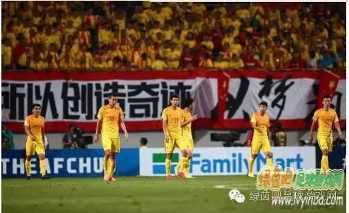 FIFAOL4最新战术板详解与策略指南